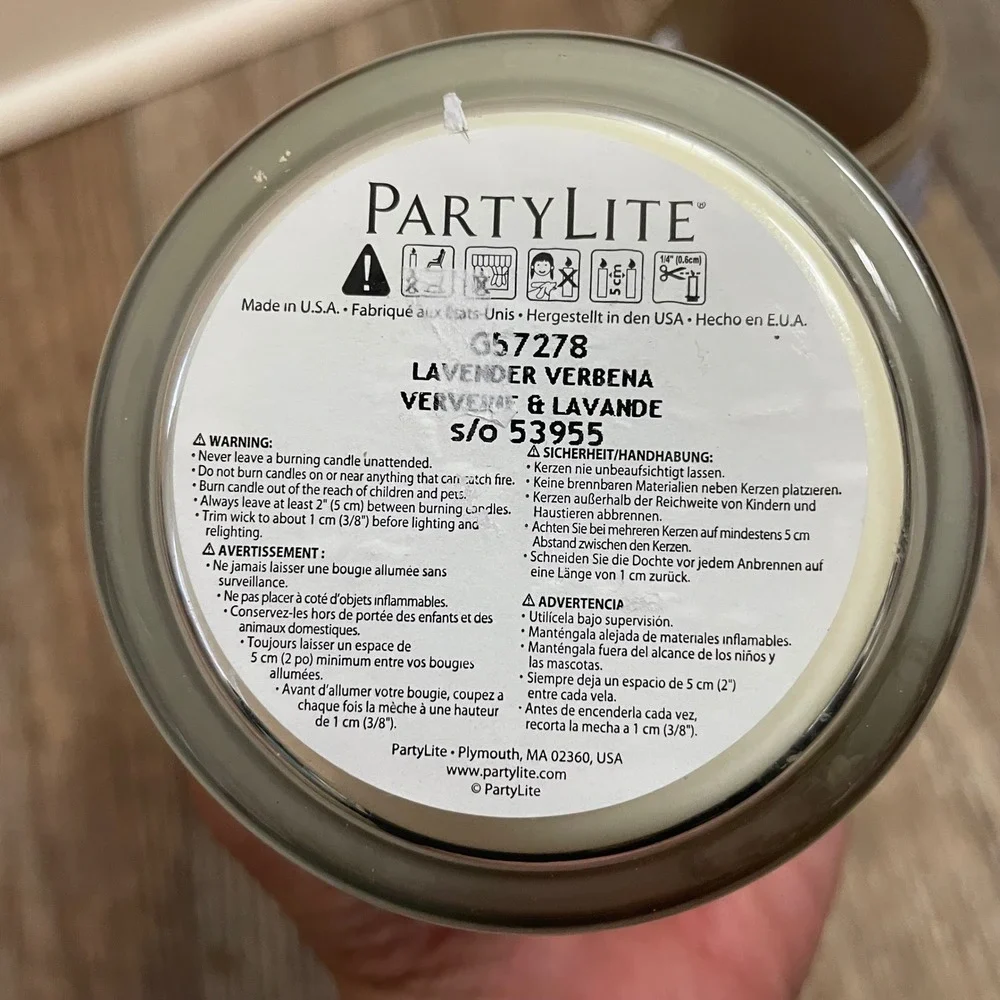 PartyLite Brighter World‎ Lavender Verbena Soy Blend Candle 8.6 oz G57278 NEW - Picture 3 of 5